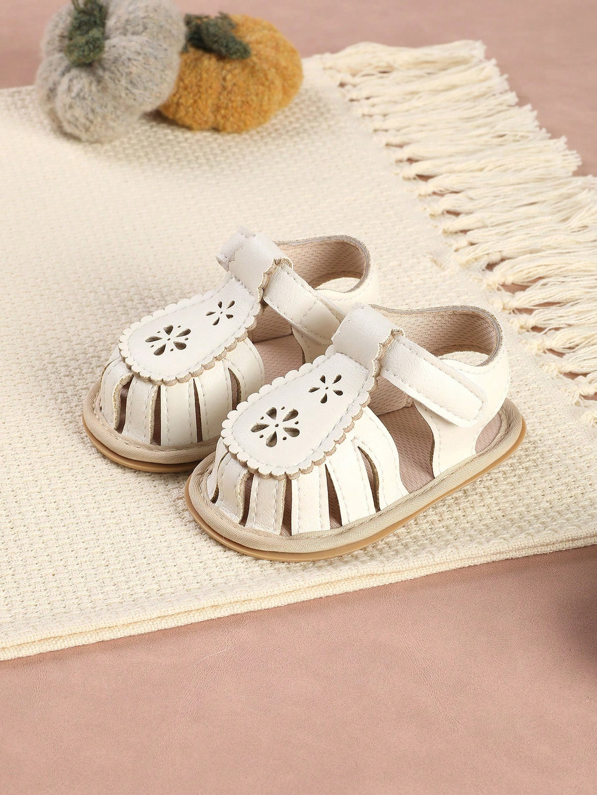 1 Pair Infant Lace Hollow Out Minimalist Versatile Sandals Suitable For Summer