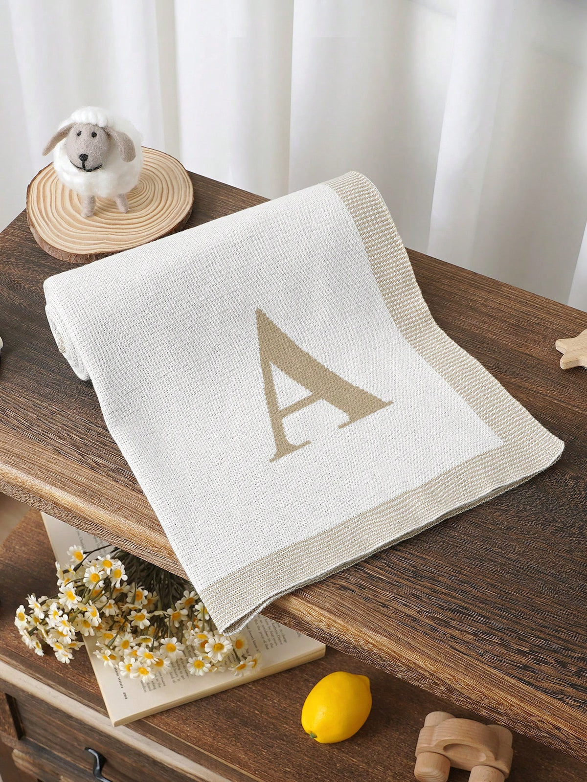 1pc 26 Letter Knitted Baby Blanket, Minimalist Casual Infant Throw Blanket, Suitable For All Seasons