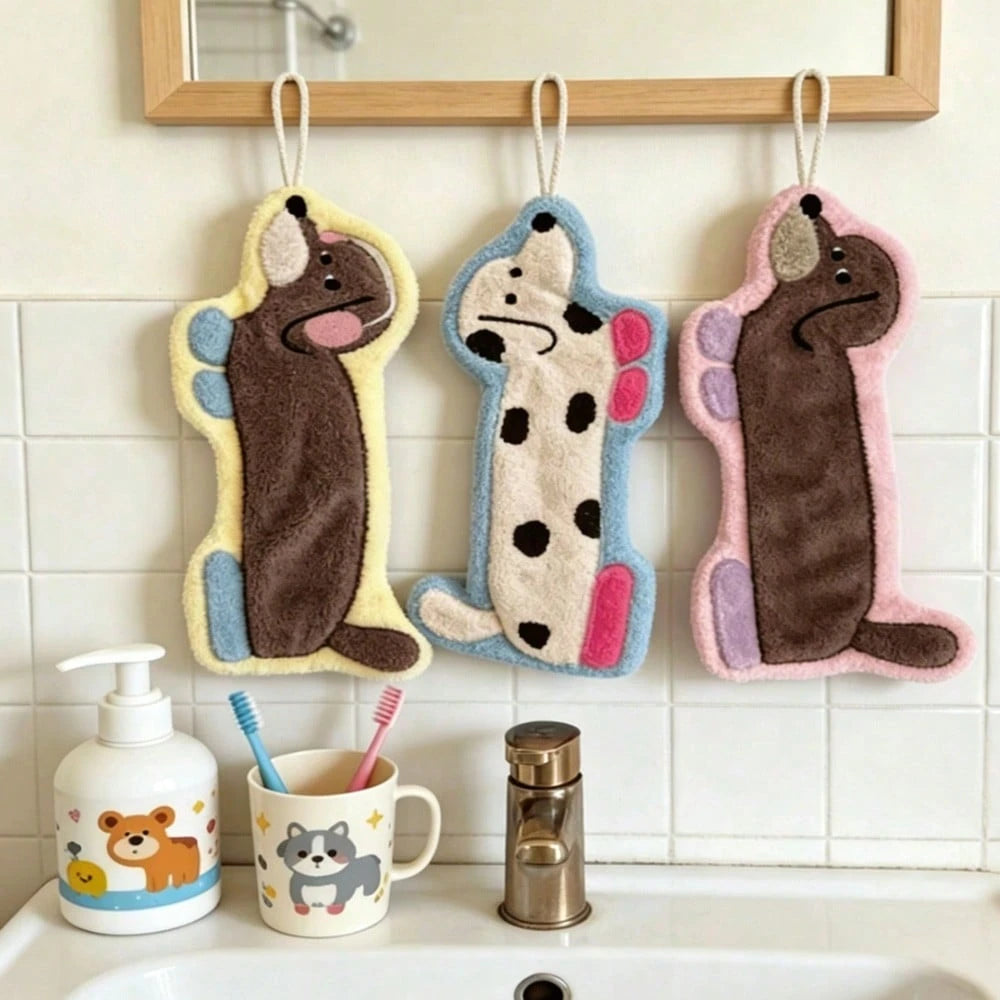 1pc Creative Dachshund Pattern Towel, Cute Cartoon Coral Fleece Hand Towel, Hanging Long Kitchen Bathroom Small Towel, Suitable For Kitchen, Bathroom, Room Decoration, Strong Water Absorption, No Shed