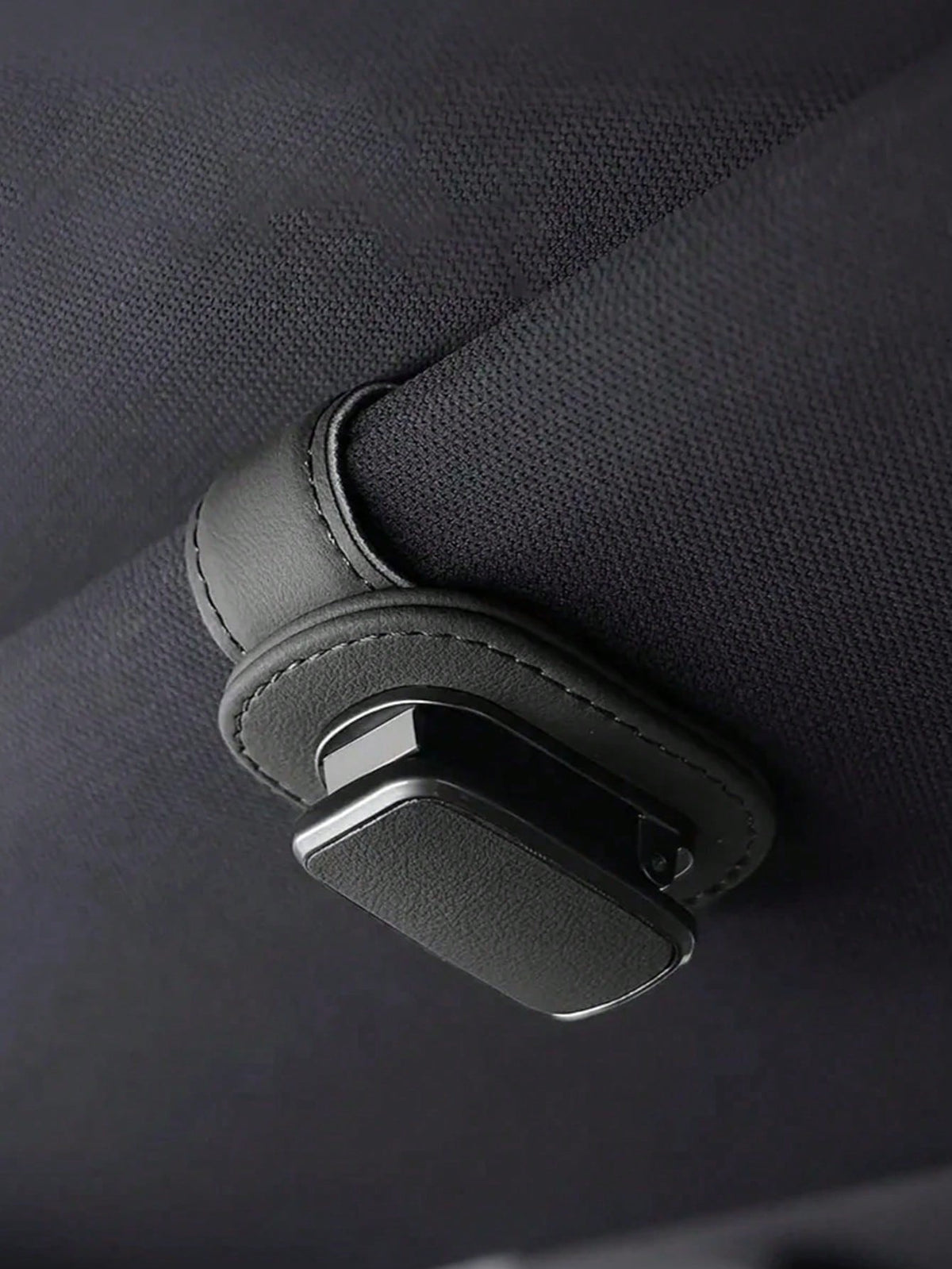 1pc High-Quality Car Sun Visor Glasses Holder- Multifunctional Car Fashion Glasses Storage Box, Card & Ticket Organizer, Car Interior Accessory, Strong Elastic Clip, Scratch-Resistant, Easy Installat