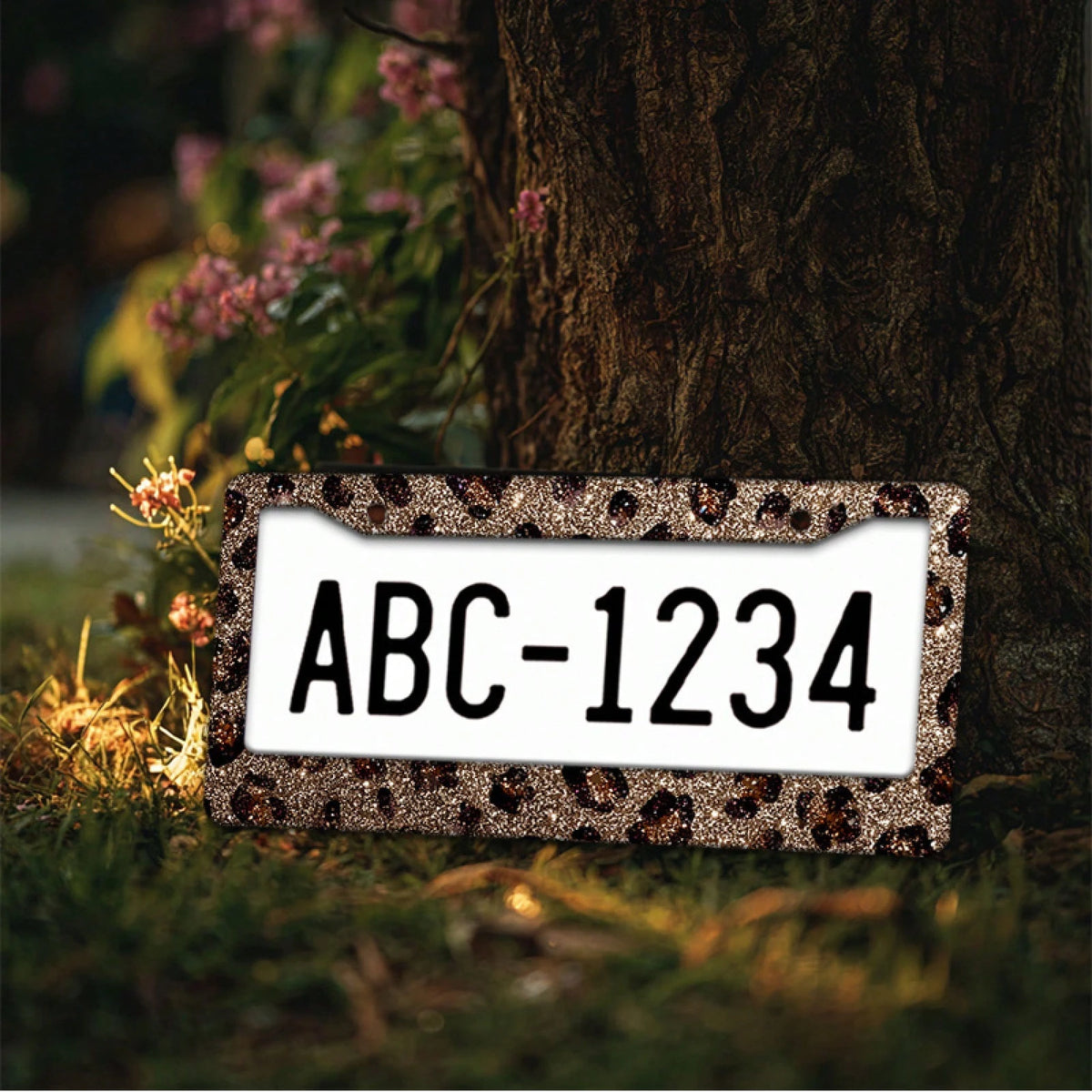 [2D Flag] 1 Piece 12.2inch X 6.3inch ( 16cm X 31cm ), Exquisite Flat Frame Design, Shiny Leopard Print Decorative License Plate Frame, Stunning Appearance, A Great Choice For Holiday Gifts.01360, Weat