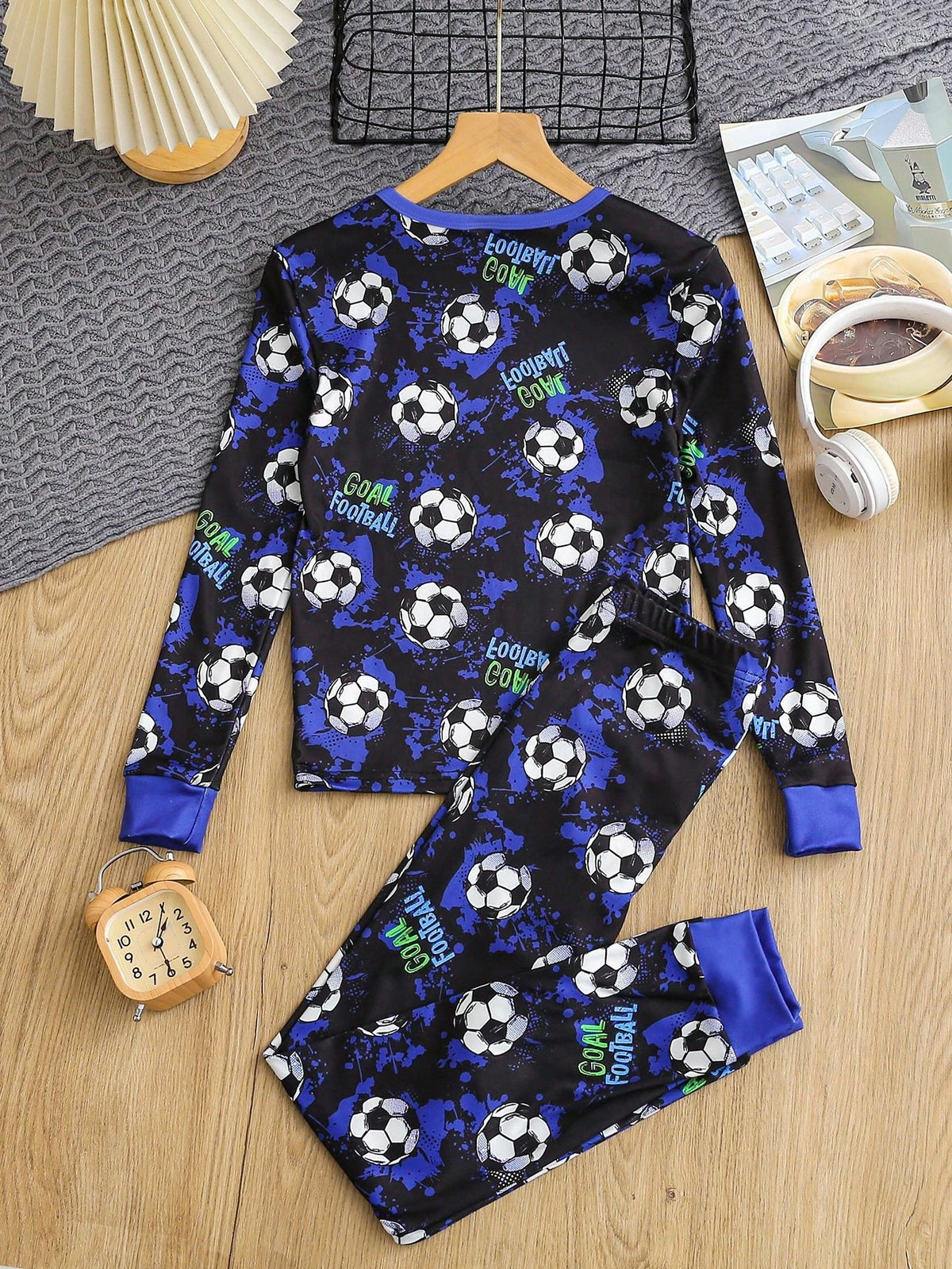 2pcs/Set Boys' Soft Comfortable Snug Fit Cartoon Football Print Pajama Set, Long Sleeve Top And Pants, Casual Loungewear For Autumn/Winter Fall