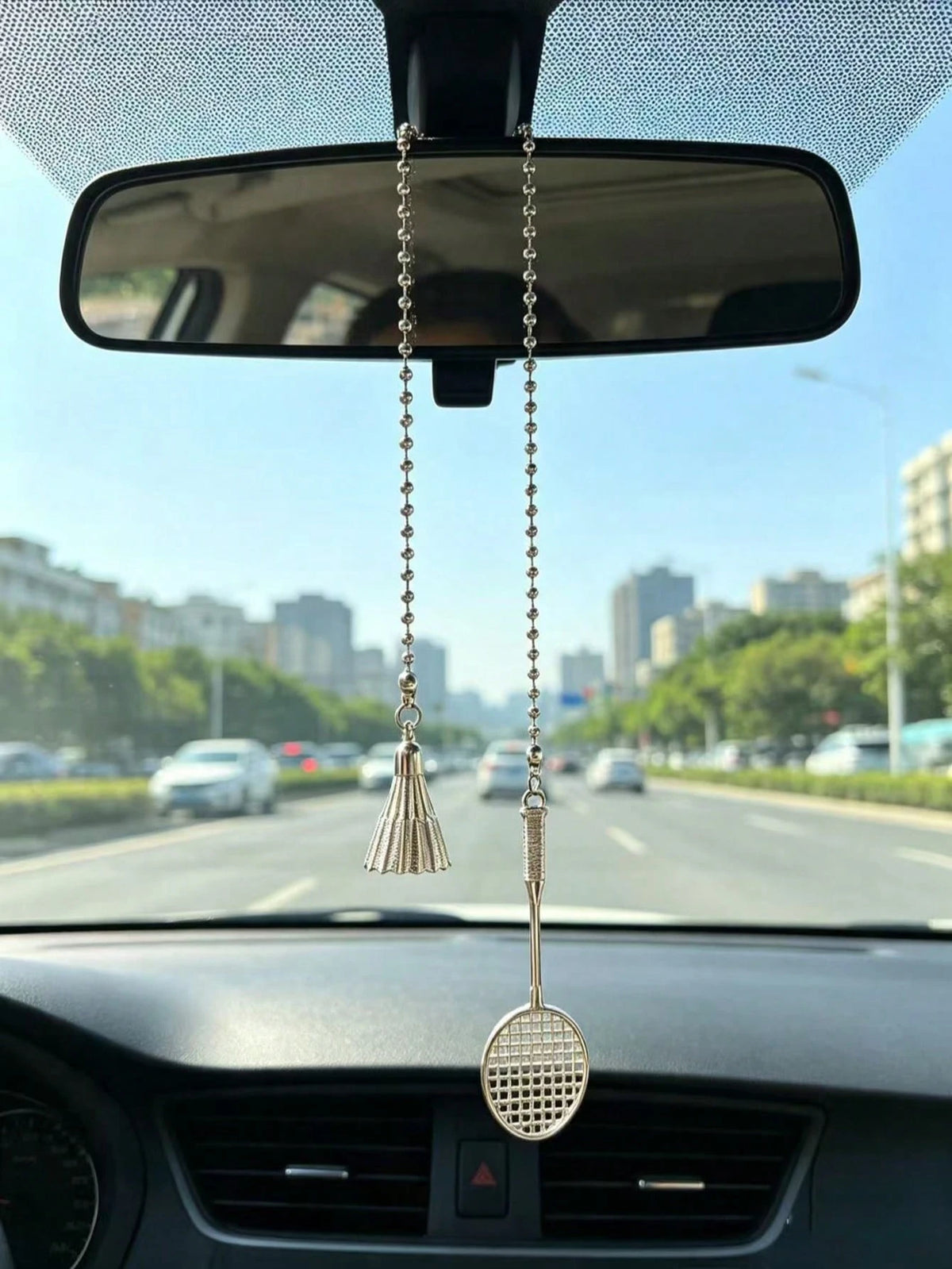 Badminton Racket Car Rearview Mirror Hanging Ornament, Silver Metal Badminton Creative Sports Style Car Interior Hanging Decor, Sports Style Badminton Set Car Hanging, Realistic Badminton Racket Metal