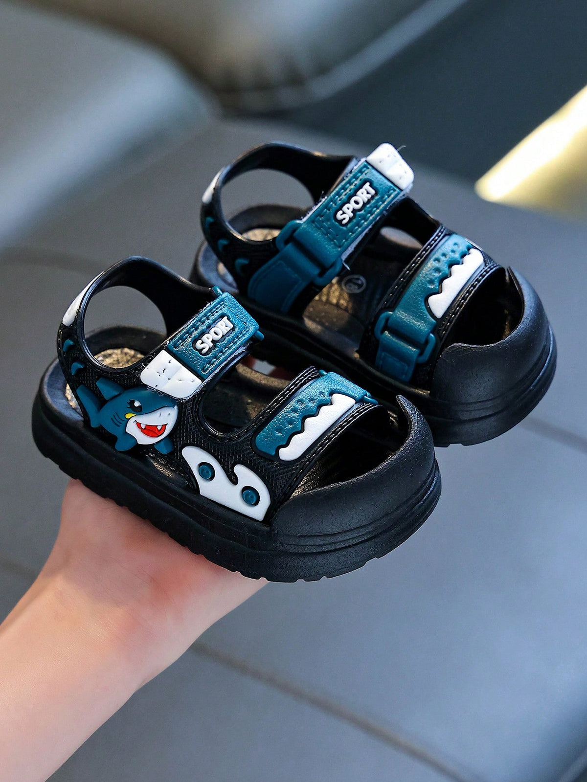 Kids Cartoon Cute Shark Design Hook And Loop Soft Bottom Comfortable Versatile Beach Sandals, Summer