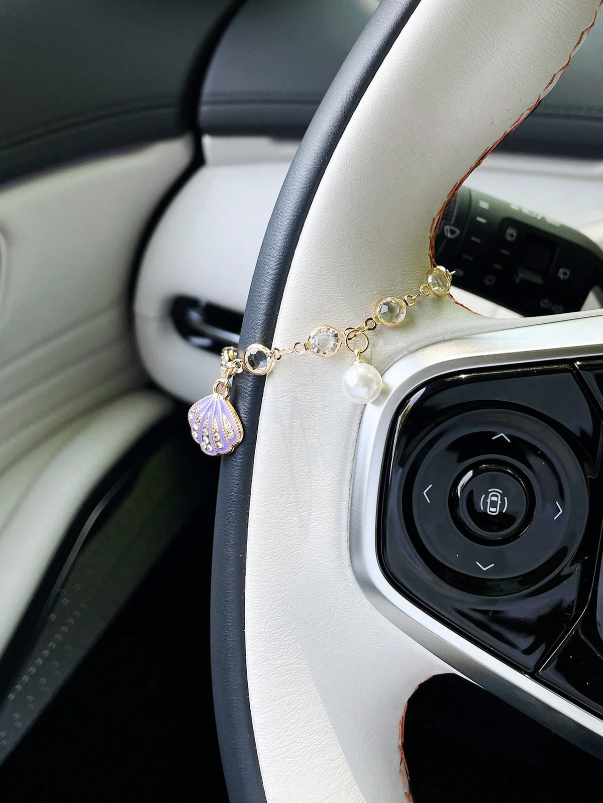 Steering Wheel Hanging Chain, Creative Faux Shell & Faux Pearl Pendant, Car Steering Wheel Hanging Decor, Car Hanging Accessory, Pendant Ornament For Women, Car Decor, Steering Wheel Accessory