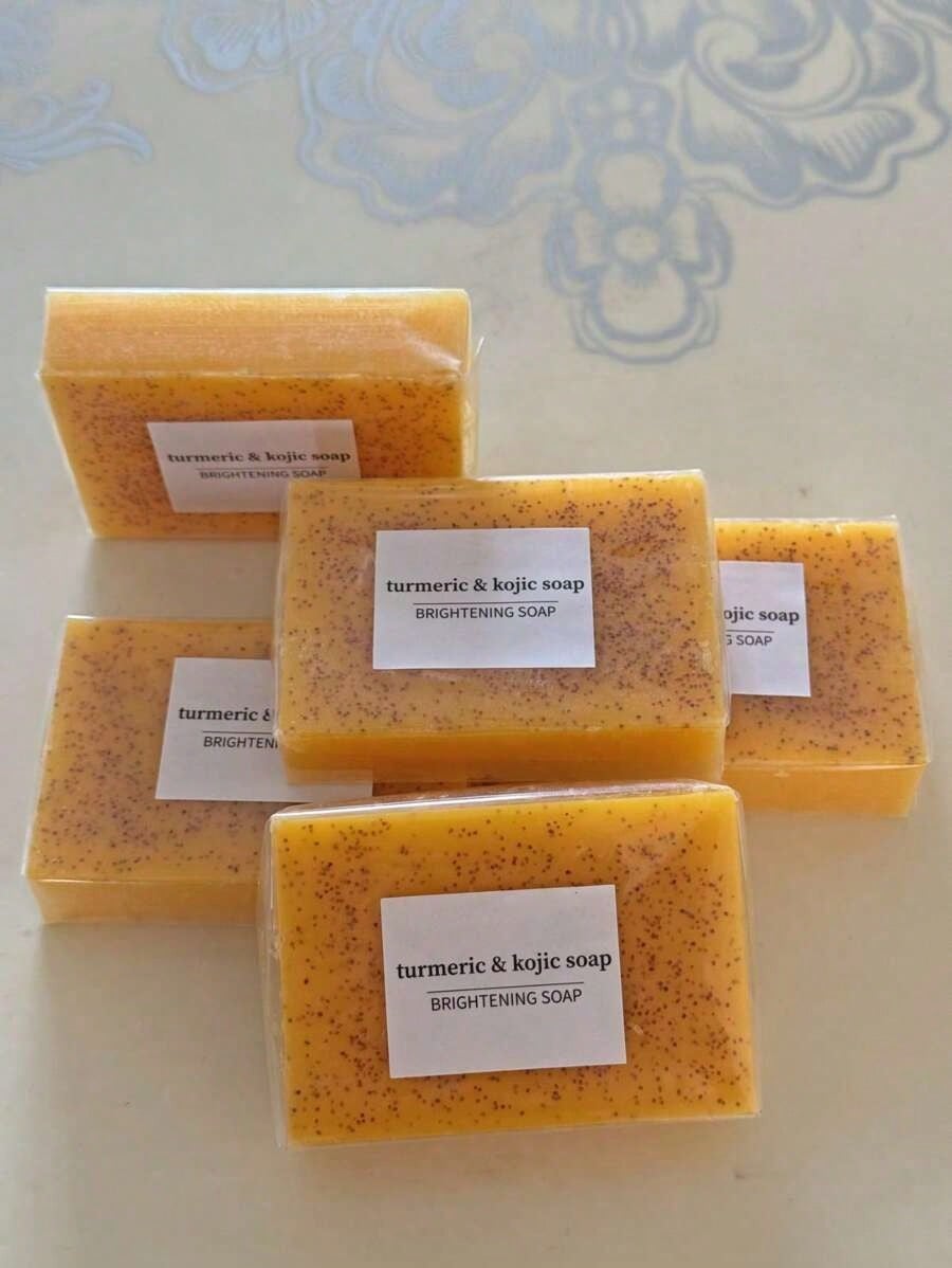 Turmeric Lemon Kojic Acid Soap 100g, Suitable For Face, Bath And Facial Soap, Handmade Soap Cleanser,Rich Foam Deeply Cleanses And Smoothens Skin, Handmade With Essential Oil,Includes A Foaming Net.
